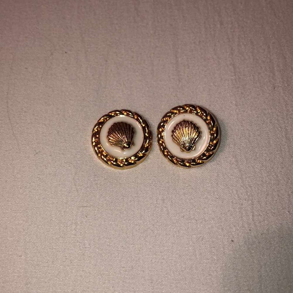 NWOT Lilly Pulitzer Shell Earrings
